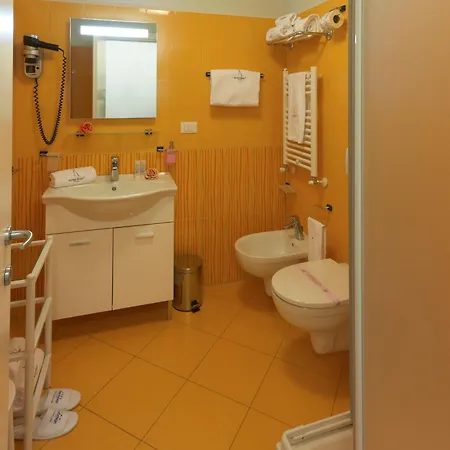 Aurea Hotel 4*